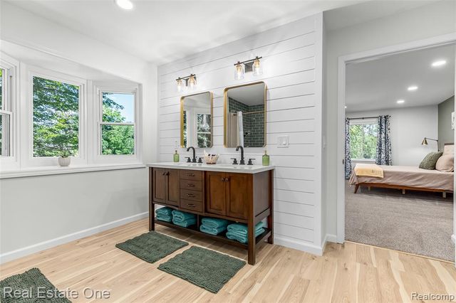 396 Hickory Lane, Lapeer, MI 48446