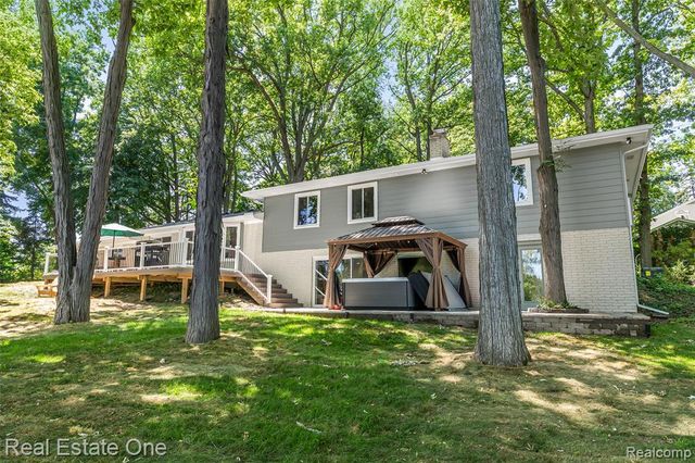 396 Hickory Lane, Lapeer, MI 48446