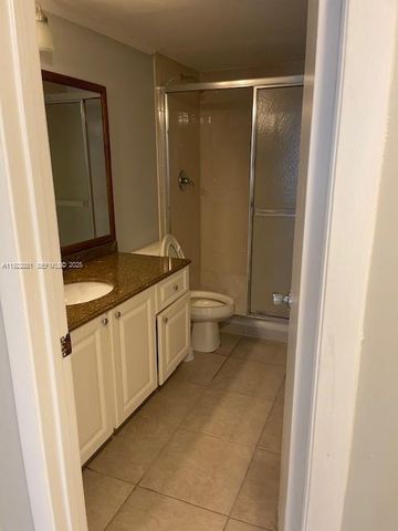 721 N Pine Island Rd 112, Plantation, FL 33324