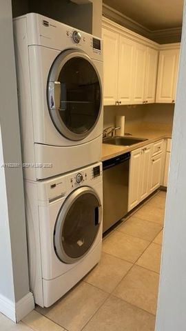 721 N Pine Island Rd 112, Plantation, FL 33324