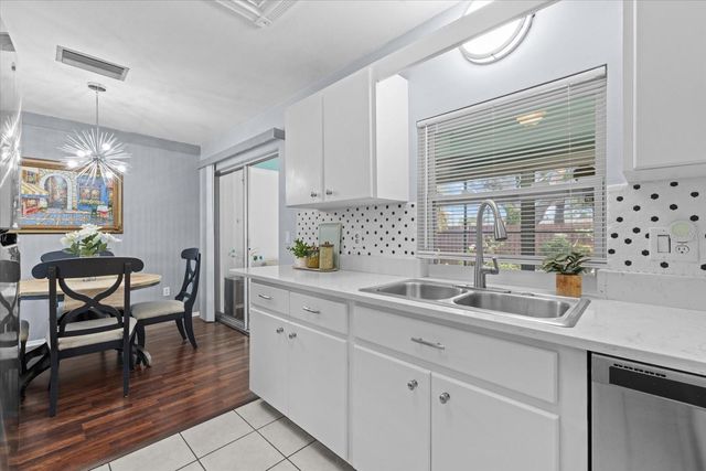 4305 CHINABERRY CIRCLE, Bradenton, FL 34208