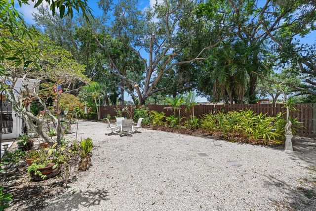 4305 CHINABERRY CIRCLE, Bradenton, FL 34208