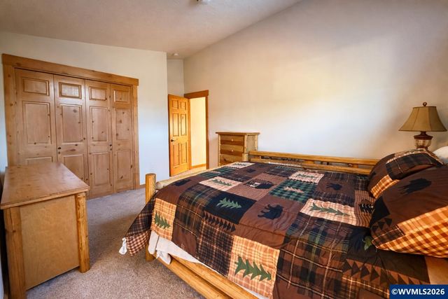 125 Melgard Ct, Detroit, OR 97342