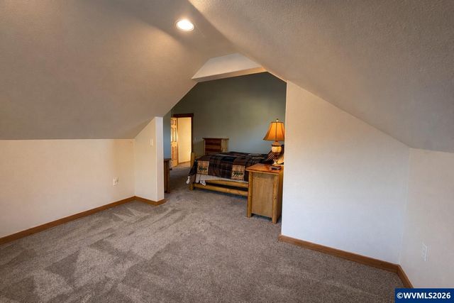 125 Melgard Ct, Detroit, OR 97342