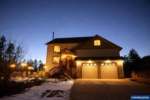 125 Melgard Ct, Detroit, OR 97342