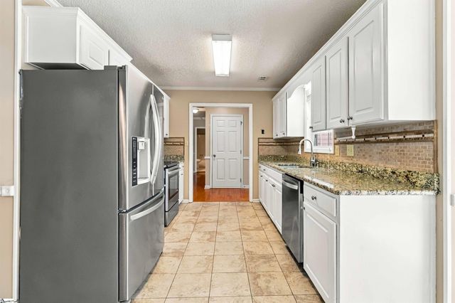 125 Woodcreek Drive, Spartanburg, SC 29303