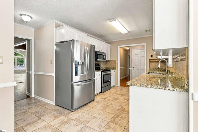 125 Woodcreek Drive, Spartanburg, SC 29303