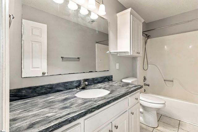 125 Woodcreek Drive, Spartanburg, SC 29303