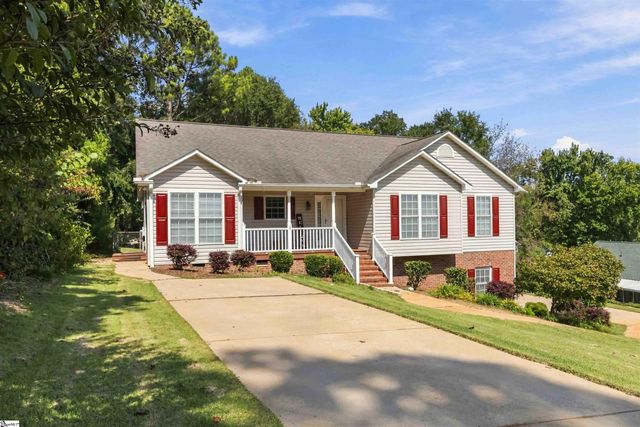125 Woodcreek Drive, Spartanburg, SC 29303