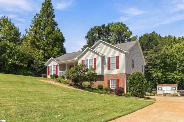 125 Woodcreek Drive, Spartanburg, SC 29303