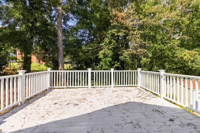 125 Woodcreek Drive, Spartanburg, SC 29303