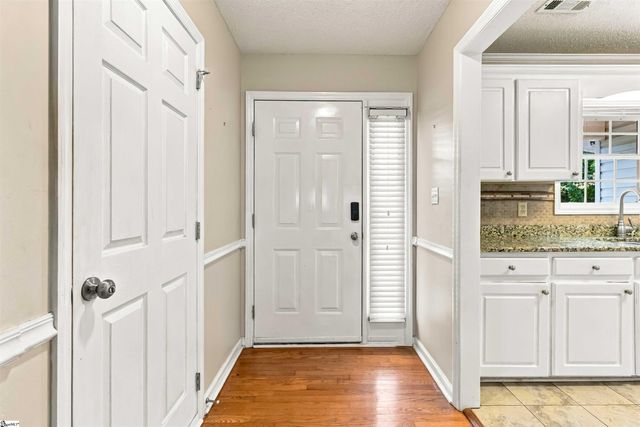 125 Woodcreek Drive, Spartanburg, SC 29303