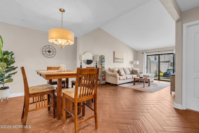 21 Carol Court, Tinton Falls, NJ 07724