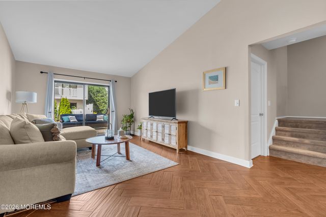 21 Carol Court, Tinton Falls, NJ 07724