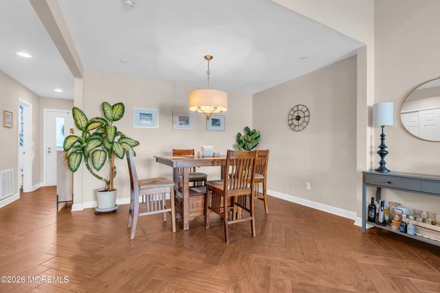 21 Carol Court, Tinton Falls, NJ 07724