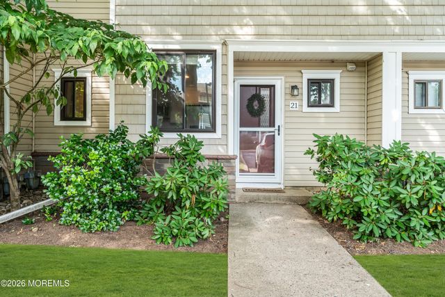 21 Carol Court, Tinton Falls, NJ 07724