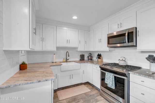 21 Carol Court, Tinton Falls, NJ 07724