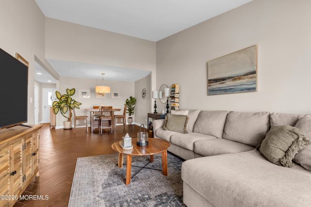 21 Carol Court, Tinton Falls, NJ 07724