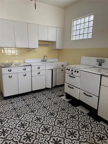 6462 Wanda Avenue, St Louis, MO 63116