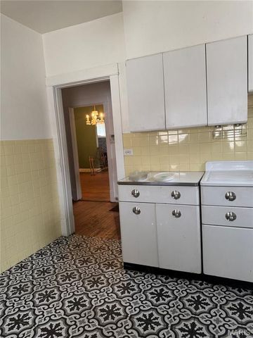 6462 Wanda Avenue, St Louis, MO 63116