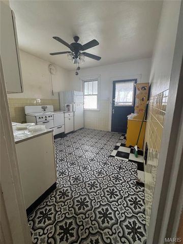 6462 Wanda Avenue, St Louis, MO 63116