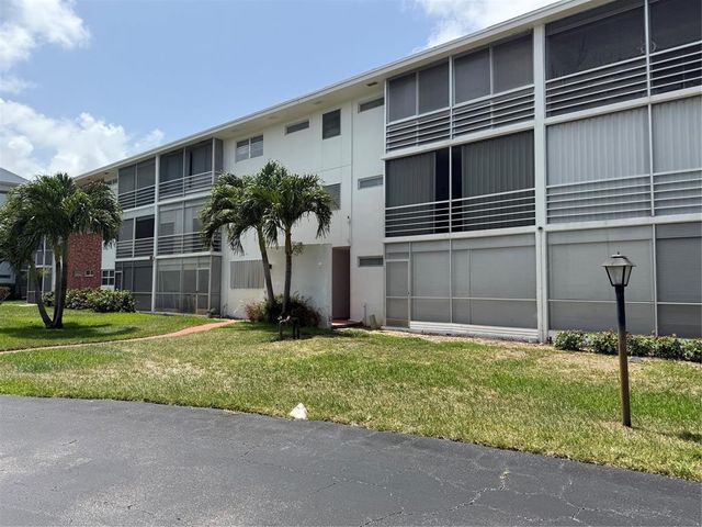 25 SE 13th Street B2, Boca Raton, FL 33432