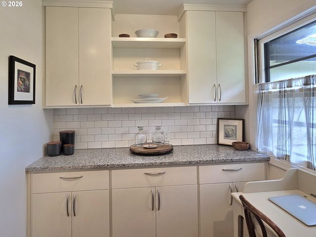 4832 Se Raymond St, Portland, OR 97206