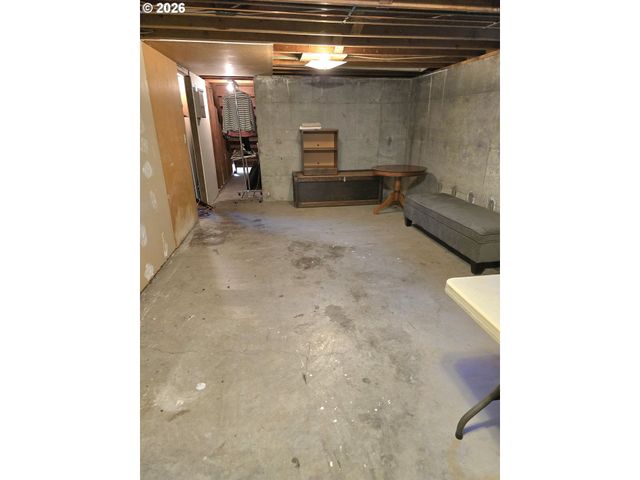 4832 Se Raymond St, Portland, OR 97206
