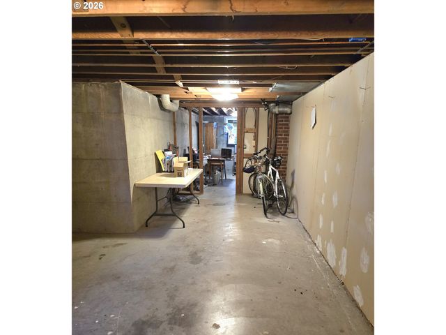 4832 Se Raymond St, Portland, OR 97206