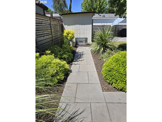 4832 Se Raymond St, Portland, OR 97206