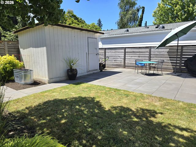 4832 Se Raymond St, Portland, OR 97206