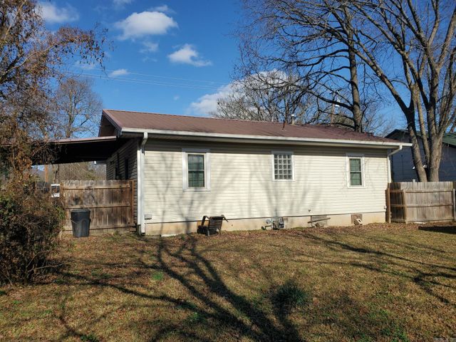 1010 Sutherland Ave, Mena, AR 71953