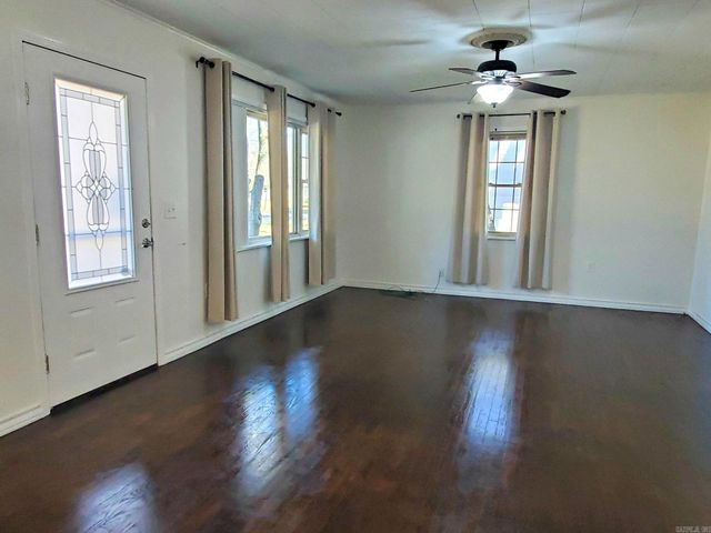 1010 Sutherland Ave, Mena, AR 71953