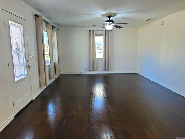 1010 Sutherland Ave, Mena, AR 71953