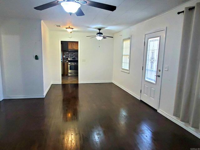 1010 Sutherland Ave, Mena, AR 71953