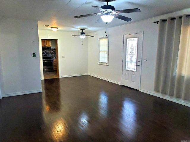 1010 Sutherland Ave, Mena, AR 71953