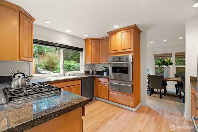 1140 3rd Avenue S, Edmonds, WA 98020