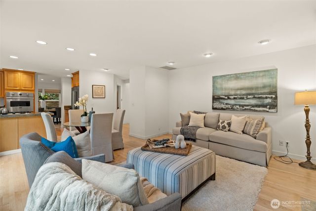 1140 3rd Avenue S, Edmonds, WA 98020