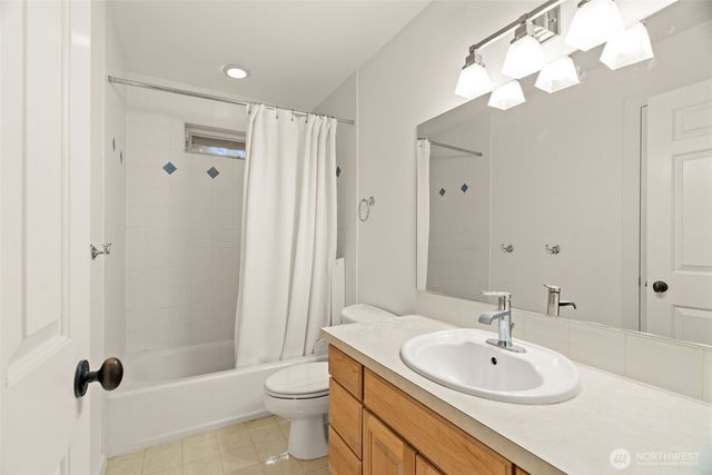 1140 3rd Avenue S, Edmonds, WA 98020