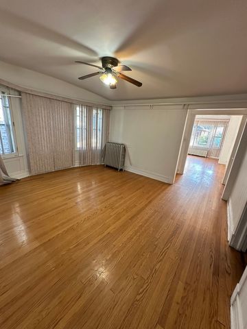 7541 S Merrill Avenue, Chicago, IL 60649