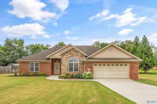 120 Bucks Pocket Drive, New Market, AL 35761