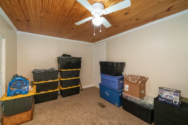 136 Woodlawn Estates Drive, Marshall, TX 75670