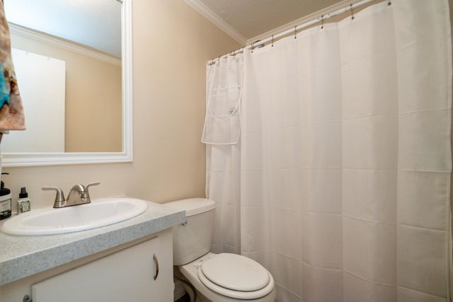 136 Woodlawn Estates Drive, Marshall, TX 75670