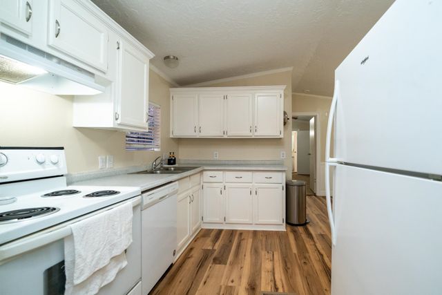 136 Woodlawn Estates Drive, Marshall, TX 75670