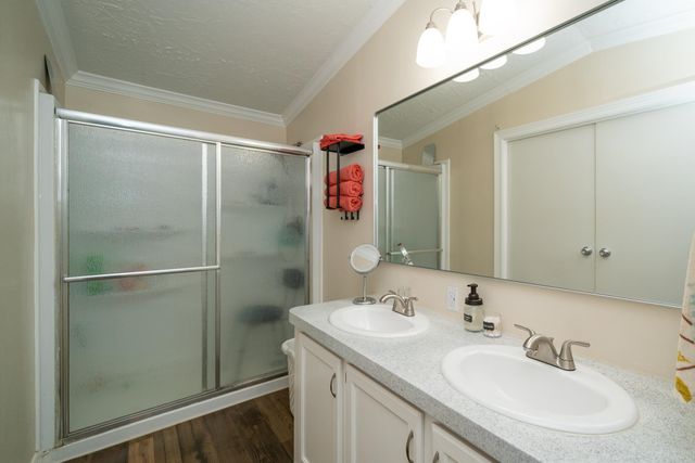 136 Woodlawn Estates Drive, Marshall, TX 75670