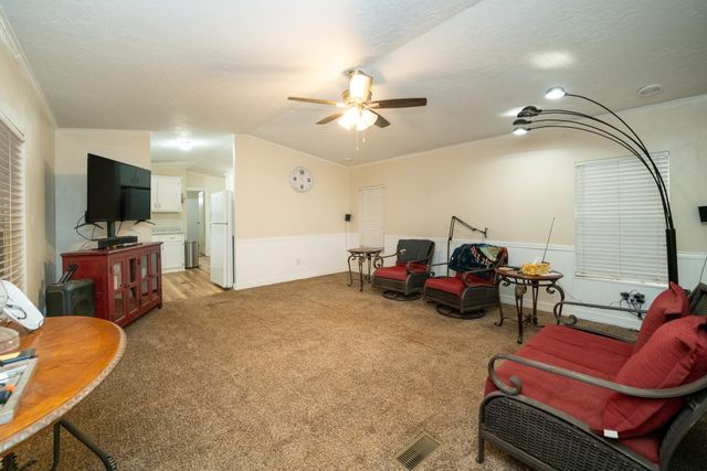 136 Woodlawn Estates Drive, Marshall, TX 75670