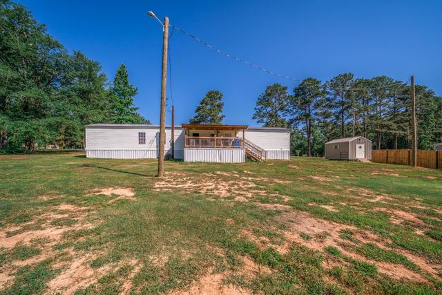 136 Woodlawn Estates Drive, Marshall, TX 75670