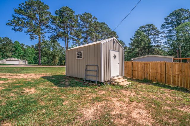 136 Woodlawn Estates Drive, Marshall, TX 75670