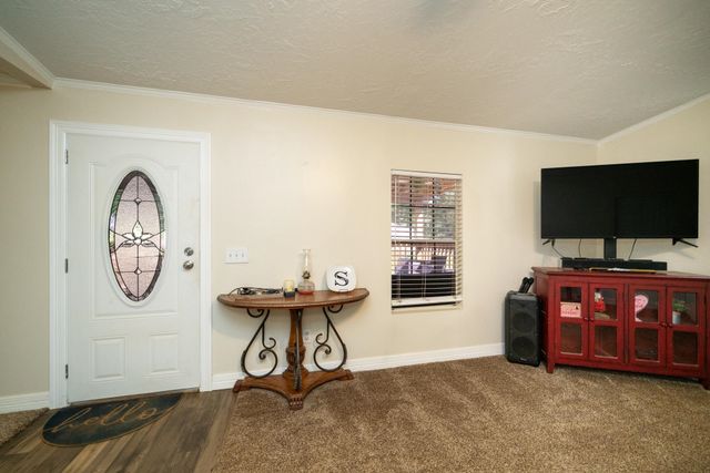 136 Woodlawn Estates Drive, Marshall, TX 75670