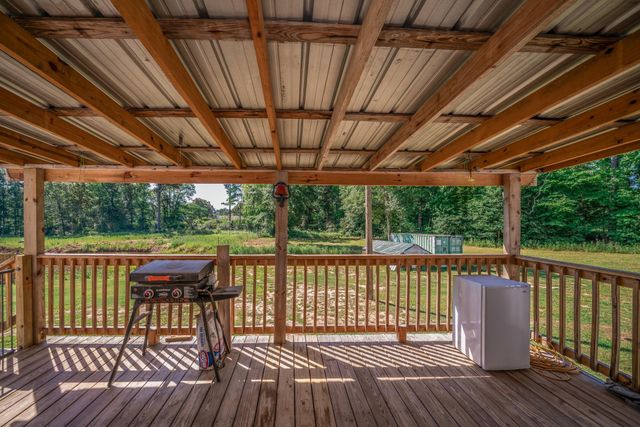 136 Woodlawn Estates Drive, Marshall, TX 75670
